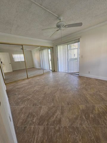 211 E Saxony Lane 211, Delray Beach, FL 33446