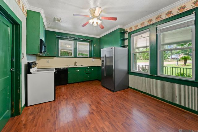 8801 Island Rd, St Francisville, LA 70775