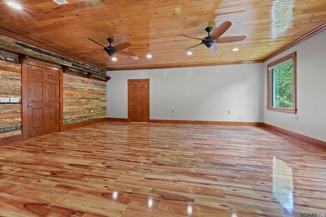 8801 Island Rd, St Francisville, LA 70775