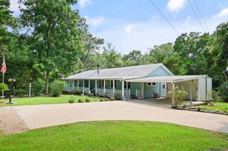 8801 Island Rd, St Francisville, LA 70775