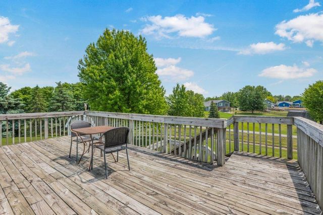 812 Larkspur Court, Shakopee, MN 55379