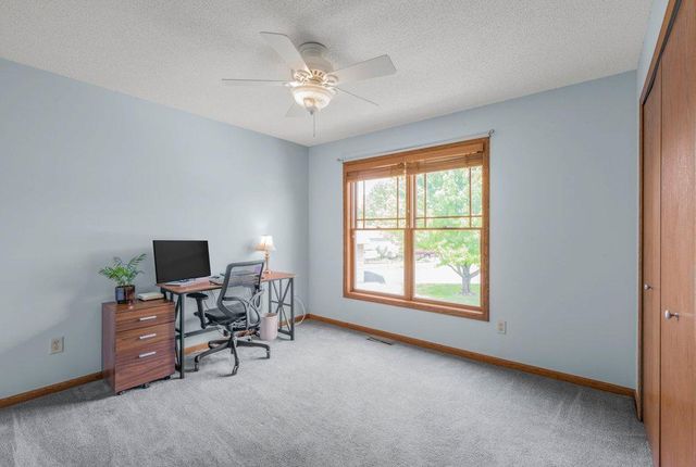 812 Larkspur Court, Shakopee, MN 55379