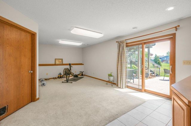 812 Larkspur Court, Shakopee, MN 55379