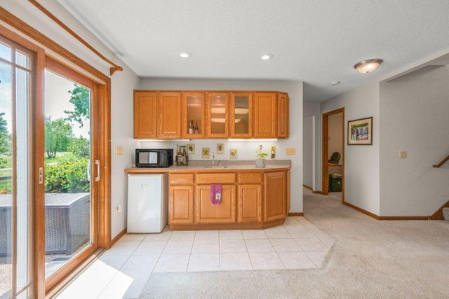 812 Larkspur Court, Shakopee, MN 55379