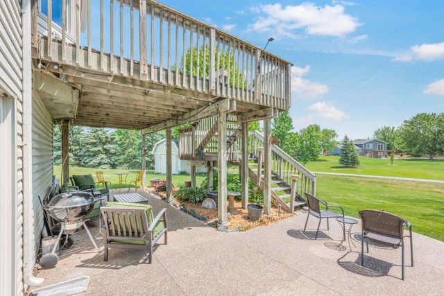 812 Larkspur Court, Shakopee, MN 55379