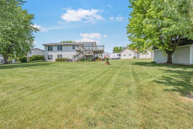 812 Larkspur Court, Shakopee, MN 55379