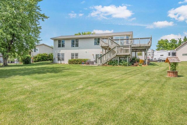 812 Larkspur Court, Shakopee, MN 55379