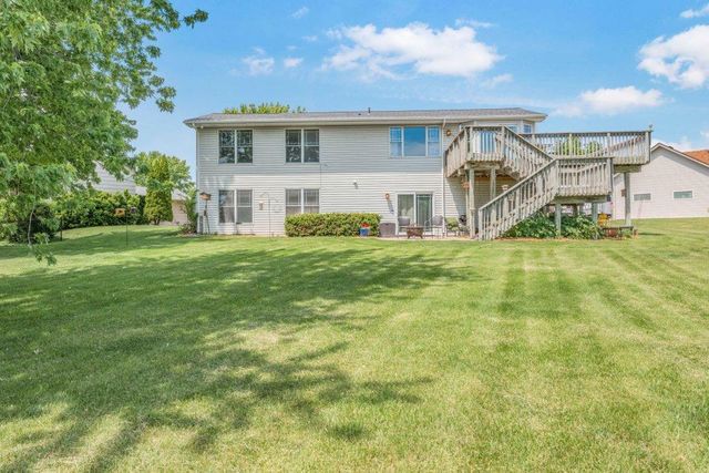 812 Larkspur Court, Shakopee, MN 55379