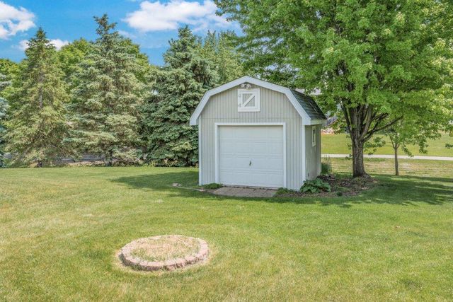 812 Larkspur Court, Shakopee, MN 55379