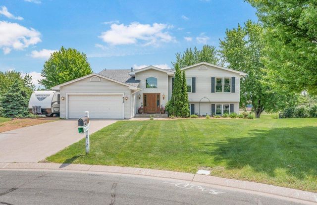 812 Larkspur Court, Shakopee, MN 55379
