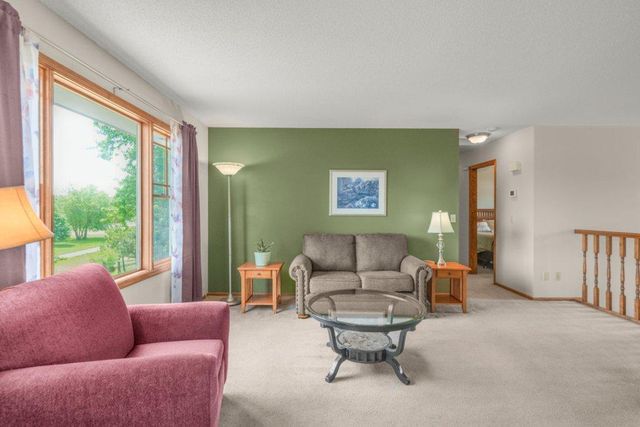 812 Larkspur Court, Shakopee, MN 55379