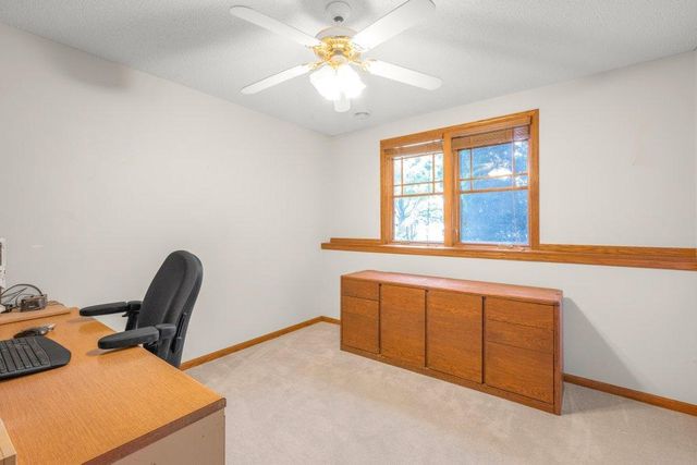 812 Larkspur Court, Shakopee, MN 55379