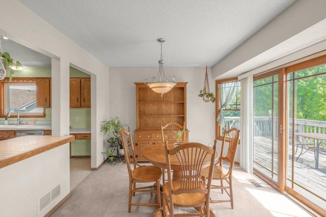 812 Larkspur Court, Shakopee, MN 55379