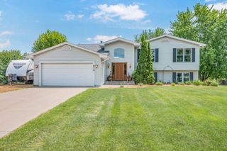 812 Larkspur Court, Shakopee, MN 55379