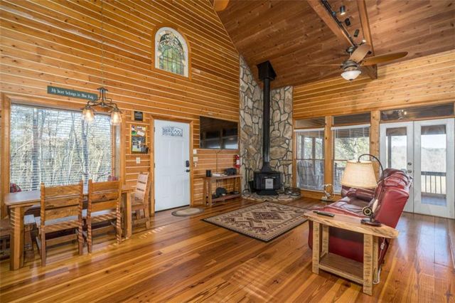 517 Ridge Road, Blue Ridge, GA 30513
