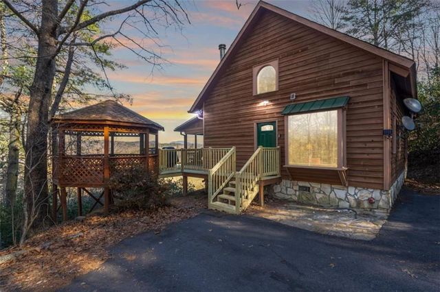 517 Ridge Road, Blue Ridge, GA 30513