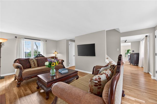 7177 Shannon Rd, Penn Hills, PA 15147