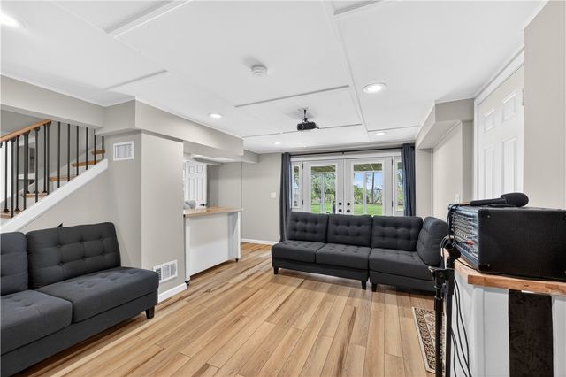 7177 Shannon Rd, Penn Hills, PA 15147