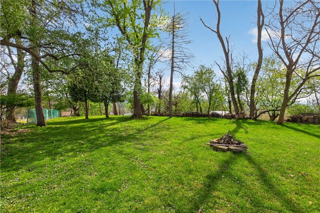 7177 Shannon Rd, Penn Hills, PA 15147