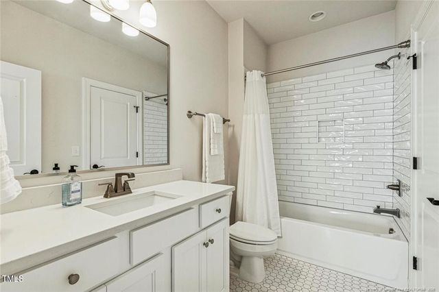 2098 Amalfi Place, Apex, NC 27502