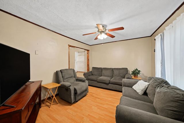 716 Washington St, Salina, KS 67401
