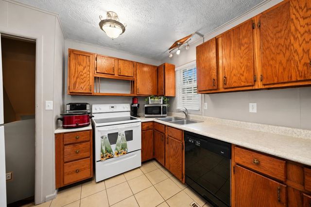 716 Washington St, Salina, KS 67401