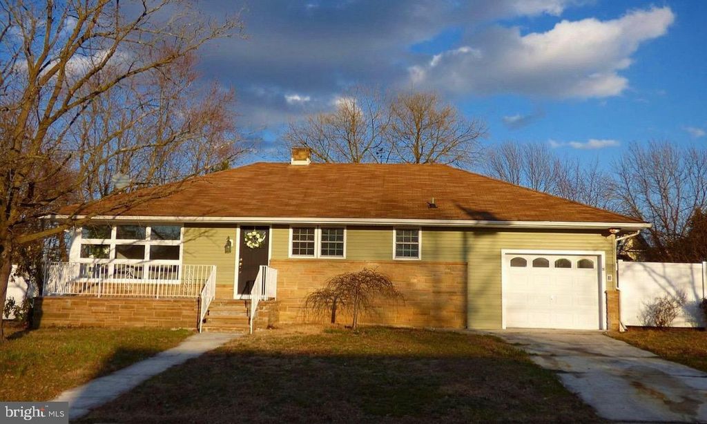 1303 SPRINGSIDE PL, Burlington, NJ 08016