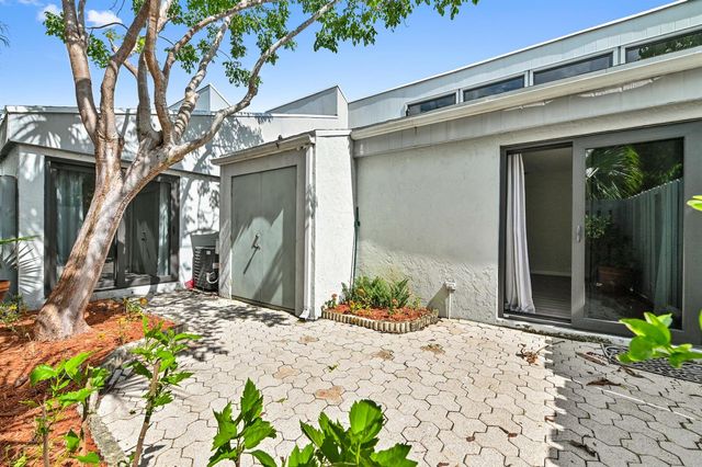 271 NW 15th Street, Boca Raton, FL 33432