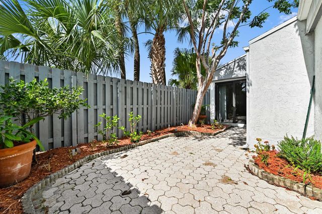 271 NW 15th Street, Boca Raton, FL 33432