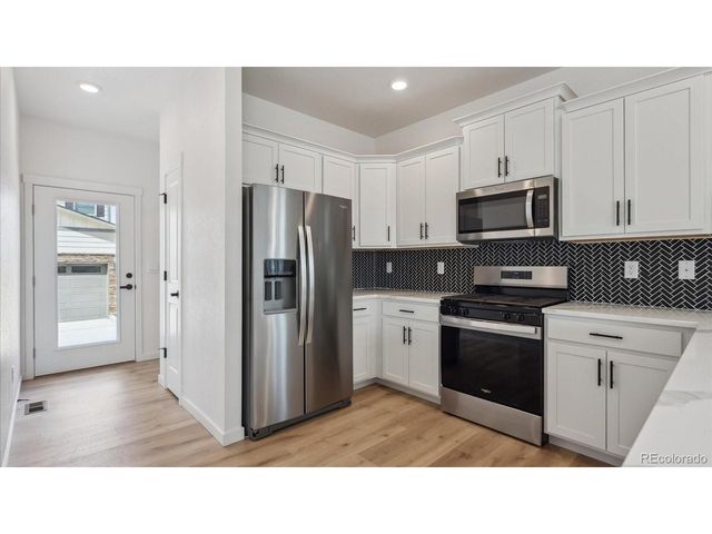 668 N Ukraine St, Aurora, CO 80018