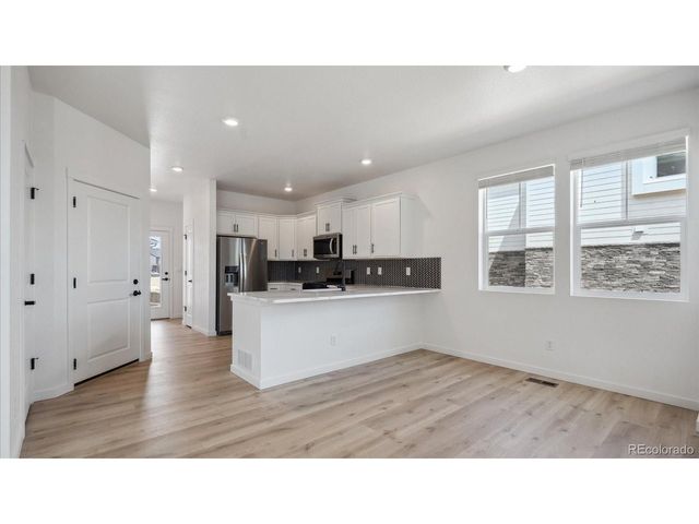 668 N Ukraine St, Aurora, CO 80018