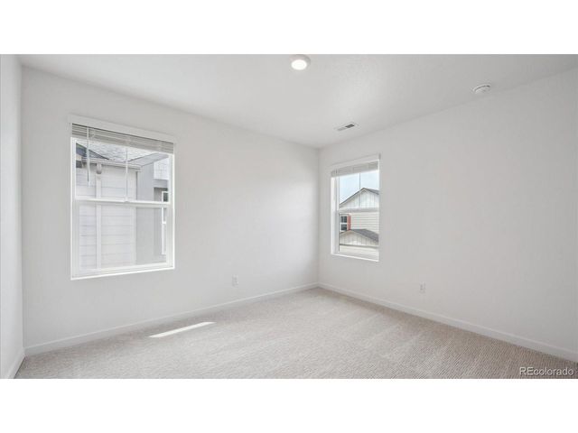 668 N Ukraine St, Aurora, CO 80018