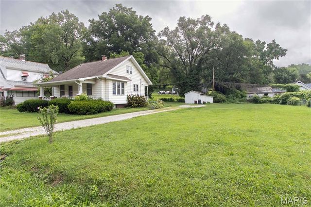 1428 First Avenue, Fairview Heights, IL 62208