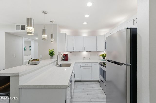 8055 E THOMAS Road H102, Scottsdale, AZ 85251