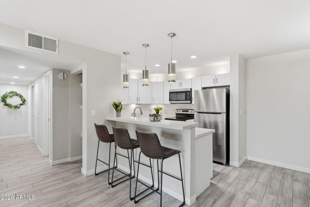 8055 E THOMAS Road H102, Scottsdale, AZ 85251