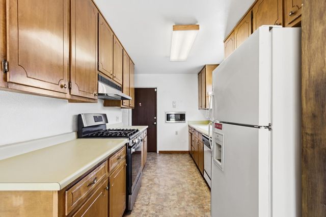 106 Perraud Dr, Folsom, CA 95630