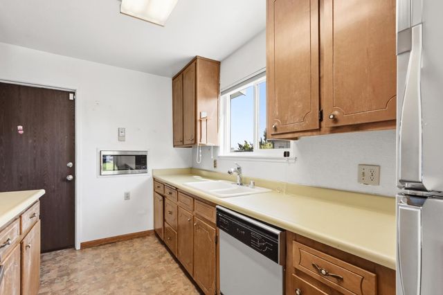 106 Perraud Dr, Folsom, CA 95630