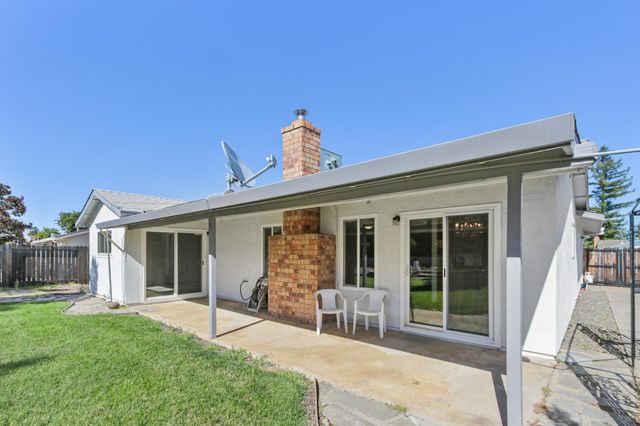 106 Perraud Dr, Folsom, CA 95630