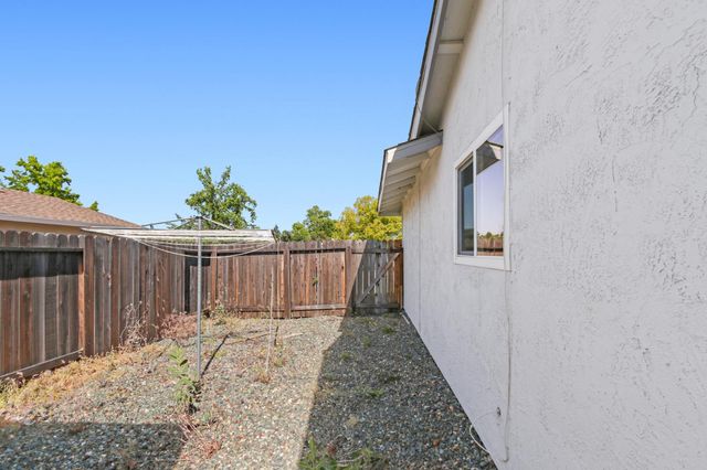 106 Perraud Dr, Folsom, CA 95630
