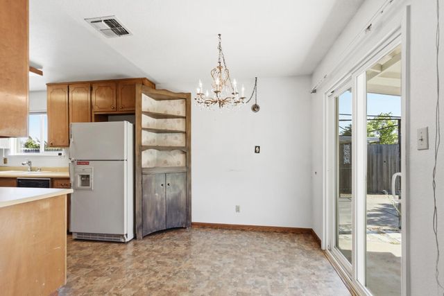 106 Perraud Dr, Folsom, CA 95630