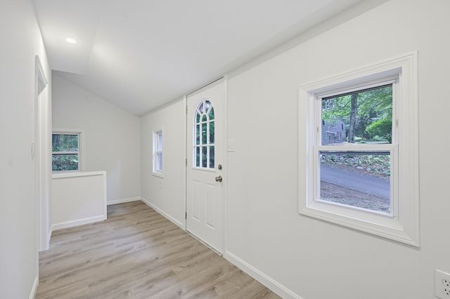 15 Yale Rd, Hopkinton, MA 01748
