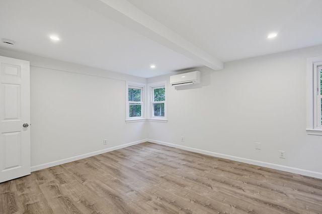 15 Yale Rd, Hopkinton, MA 01748