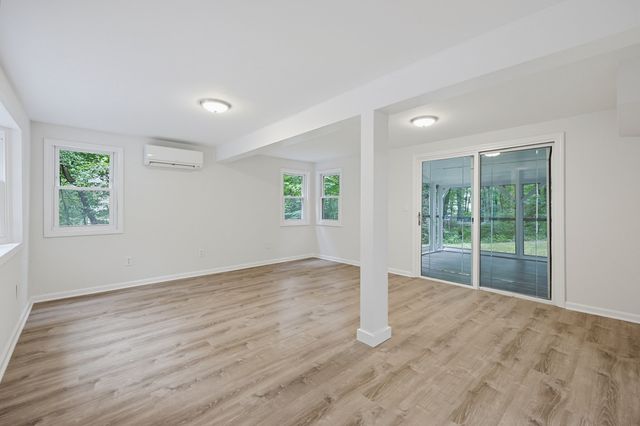 15 Yale Rd, Hopkinton, MA 01748