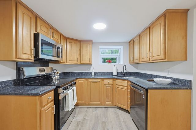 15 Yale Rd, Hopkinton, MA 01748