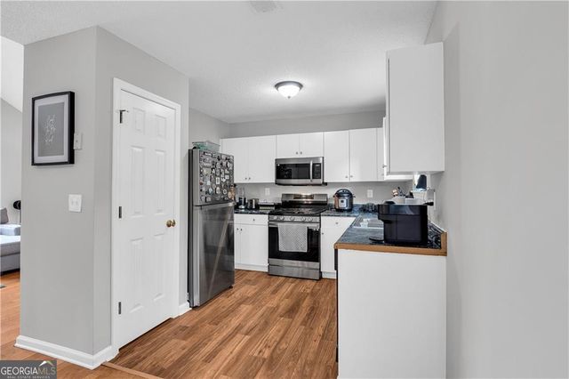 2180 Hidden Creek Dr, Decatur, GA 30035