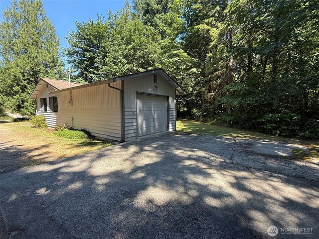 13921 217th Avenue SE, Issaquah, WA 98027