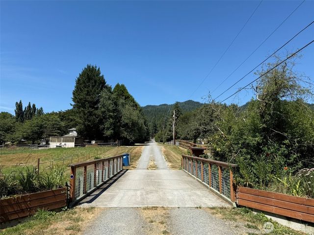 13921 217th Avenue SE, Issaquah, WA 98027