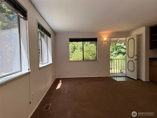 13921 217th Avenue SE, Issaquah, WA 98027