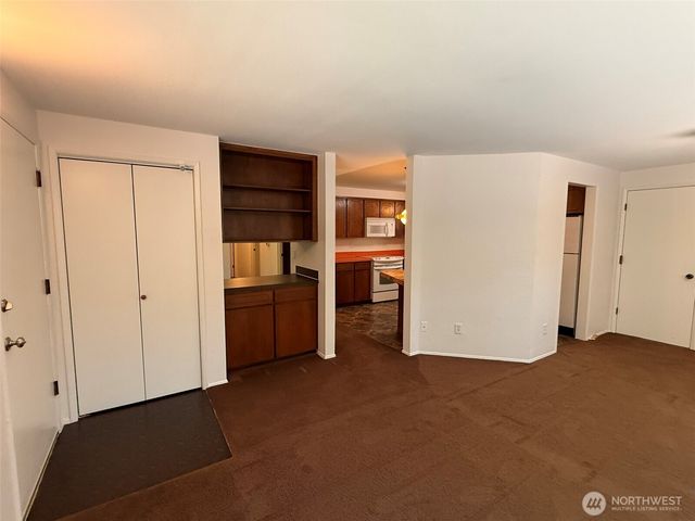 13921 217th Avenue SE, Issaquah, WA 98027