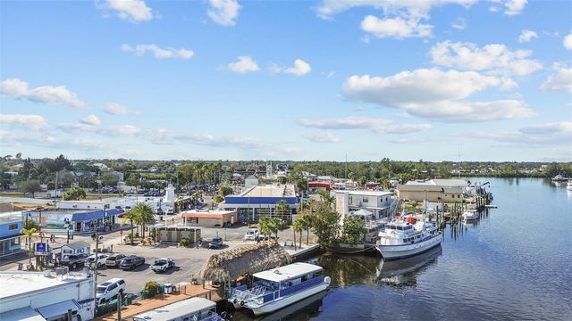 1700 HUNTER LANE, Tarpon Springs, FL 34689